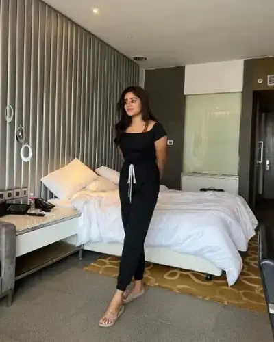 Call Girls Gairatganj Cash On Delivery