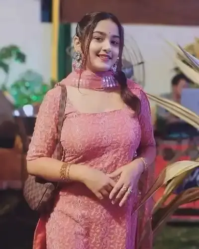 Call Girls Gairatganj Cash On Delivery